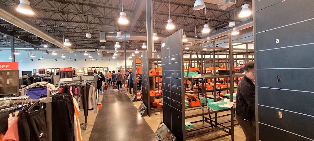 burloak outlet mall nike