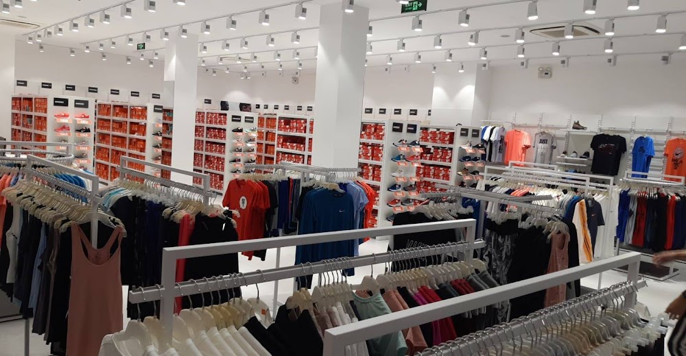 nike factory outlet hennur
